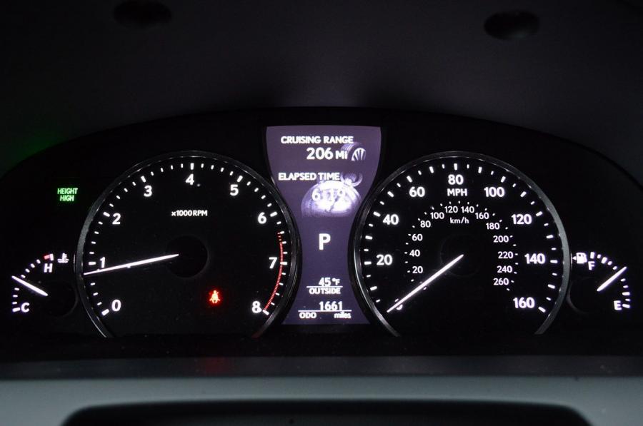  Lexus LS460 F-Sport AWD 2013 года  (фото 22 из 47)